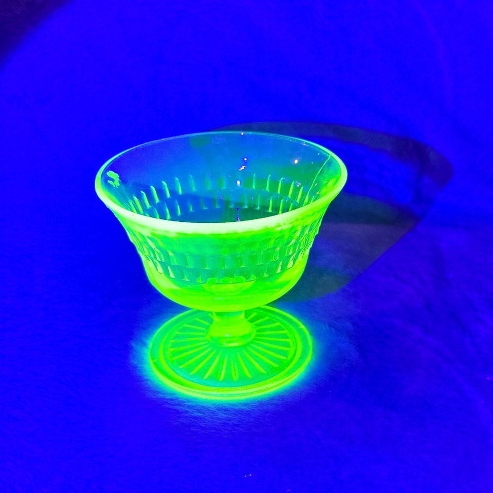 Vintage Hocking Green Uranium Roulette Many Windows Pedestal Sherbert Cup Glows